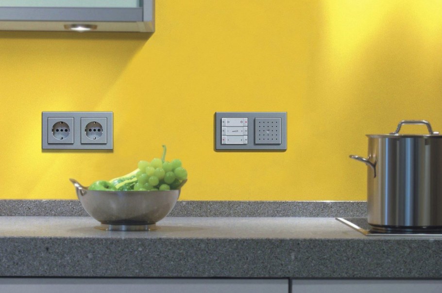 Розетки и выключатели в интерьере