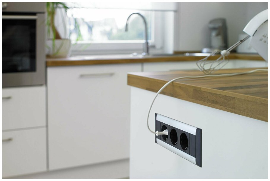 Врезной блок розеток Evoline frame Dock small 961.00.009