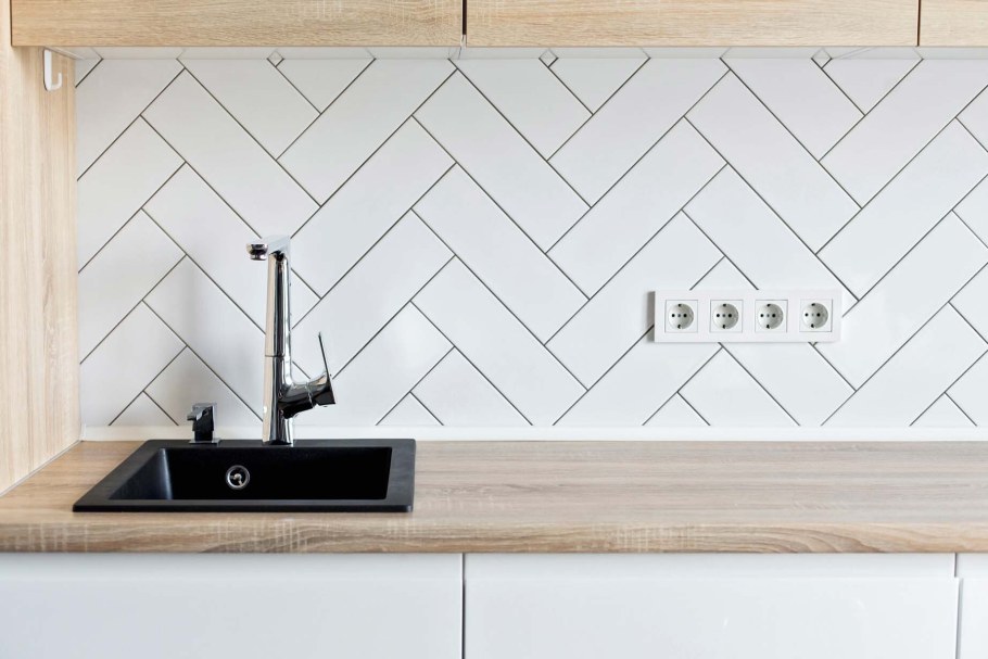 Розетки на фартуке