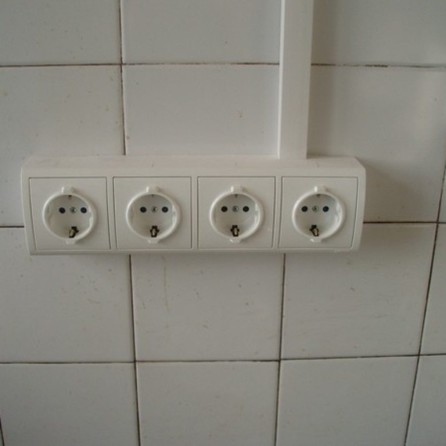 Накладные розетки для кухни