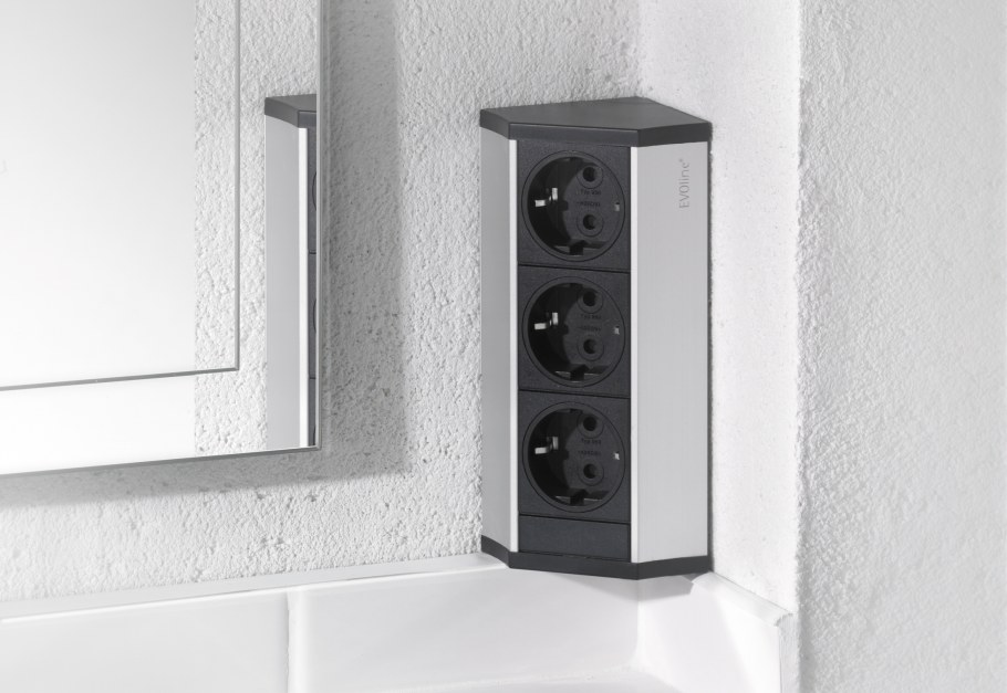 Встраиваемая розетка Evoline square80