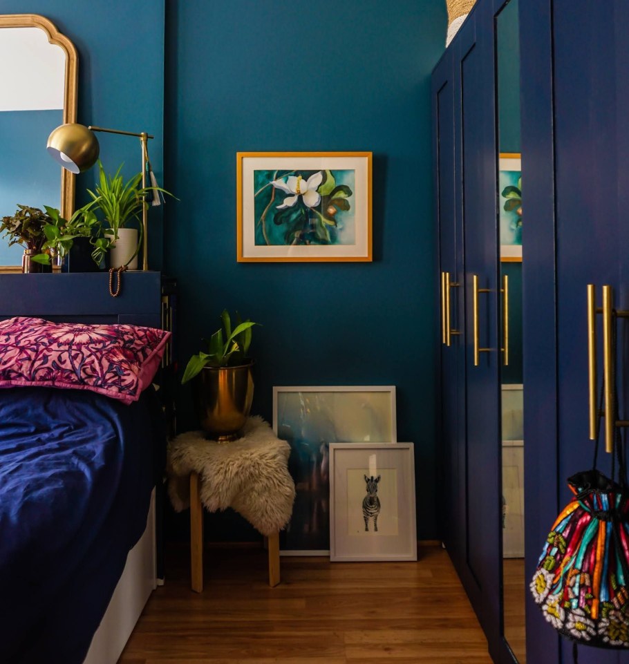 Спальня в сине зеленых тонах