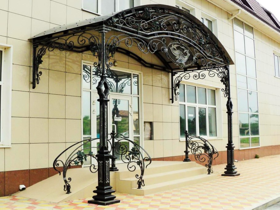 Кованый козырек на Столбах