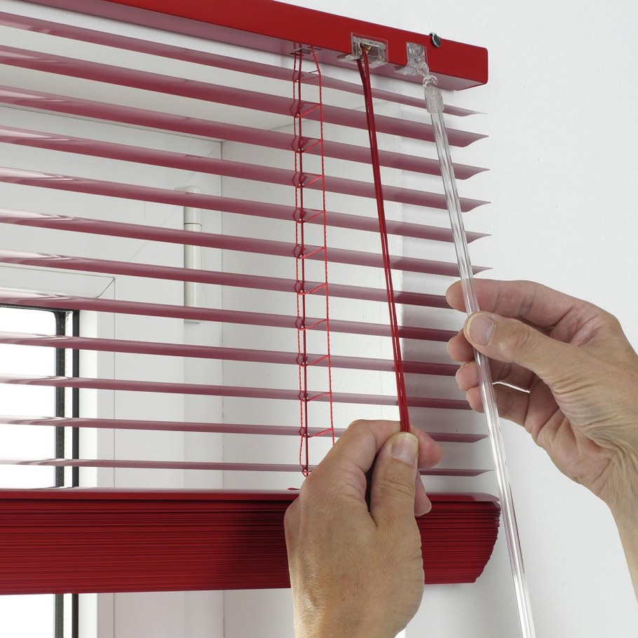 Жалюзи металлические горизонтальные