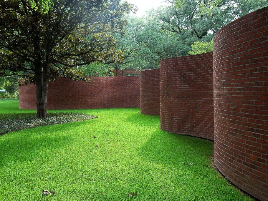 Ландшафт у забора