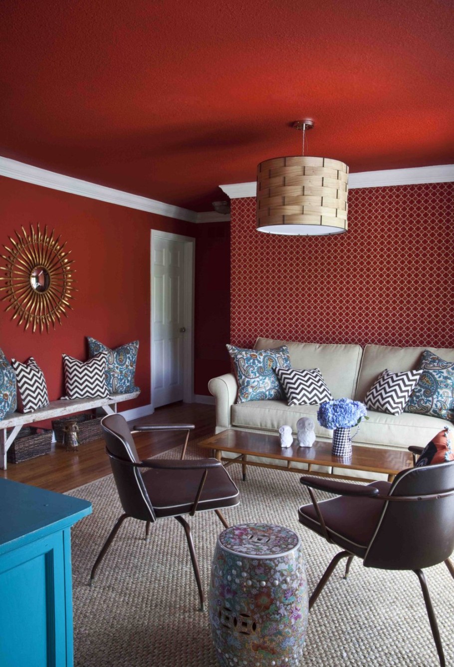 Яркие стены в интерьере