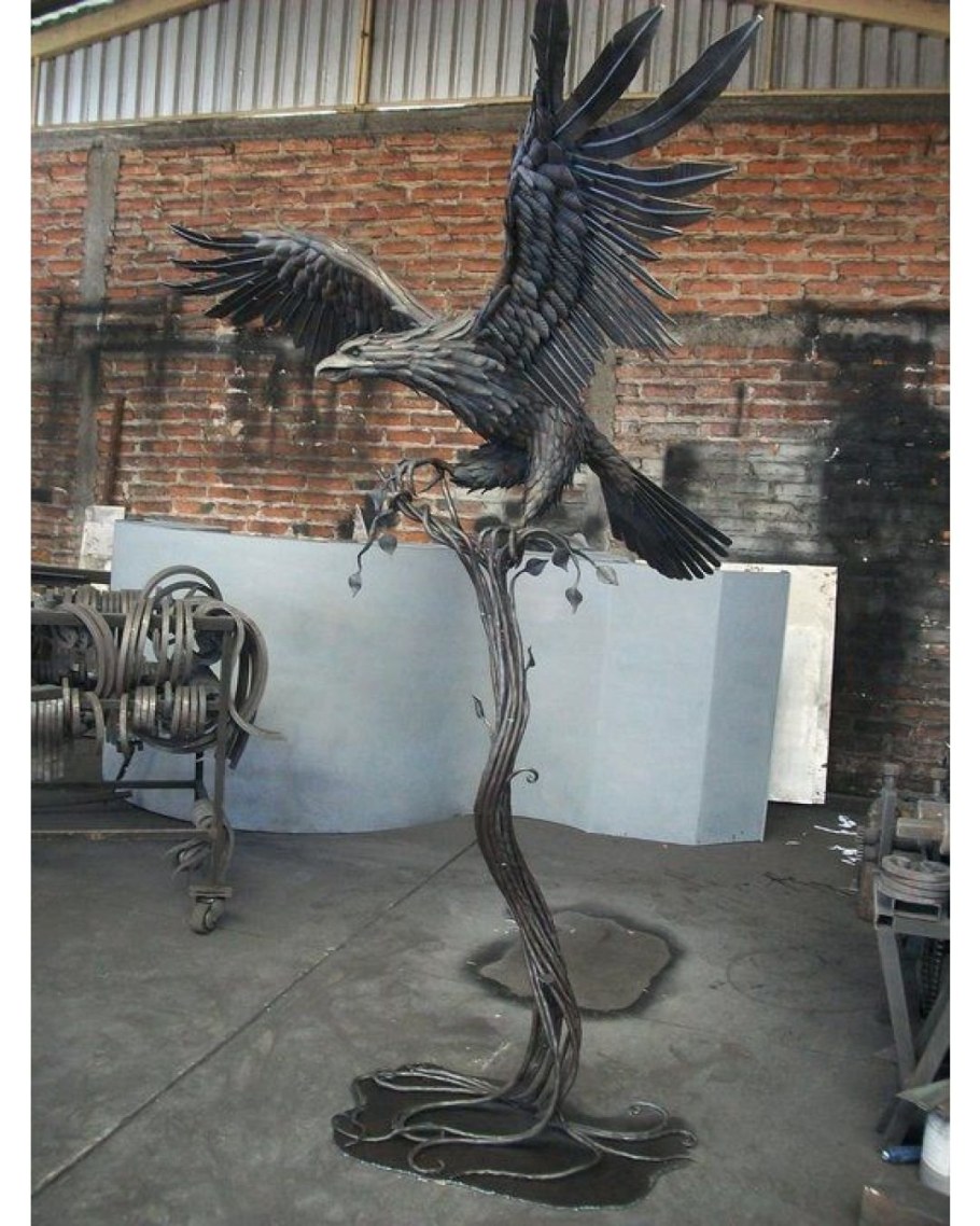 Художественная ковка скульптуры