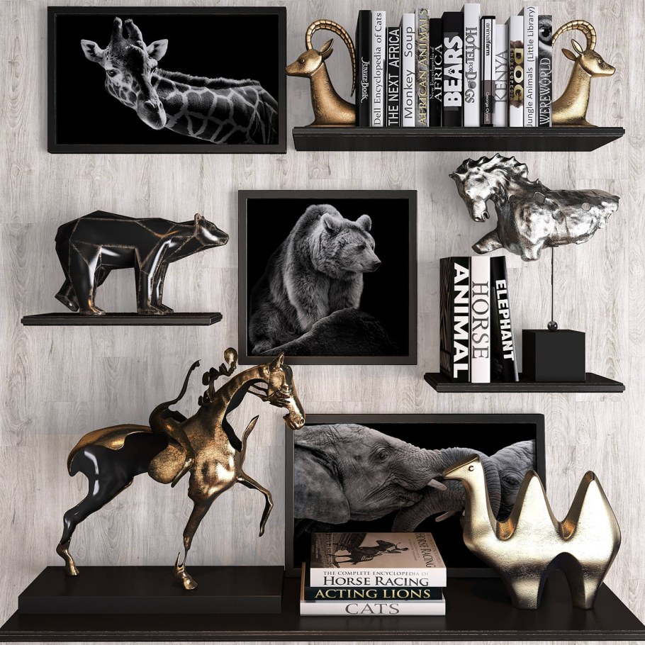 Фигурки животных на полке