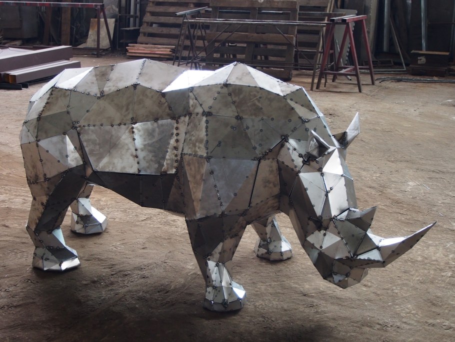 Скульптуры животных из металла