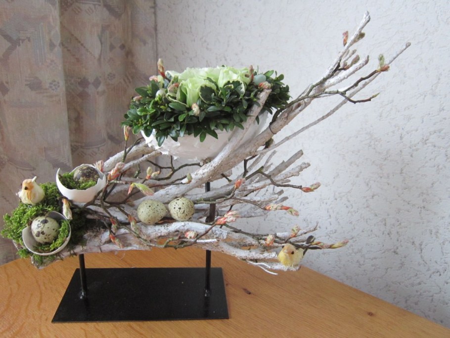 Композиции из веток деревьев