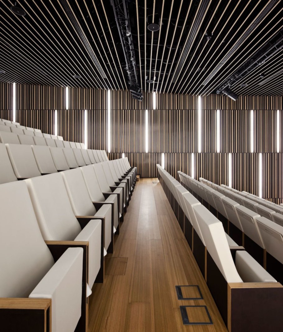 Интерьер концертного зала