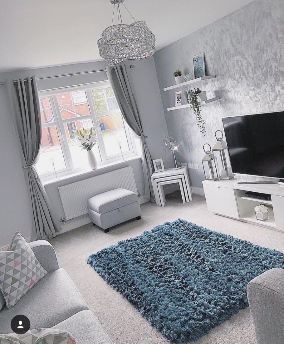 Гостиная в серо белых тонах