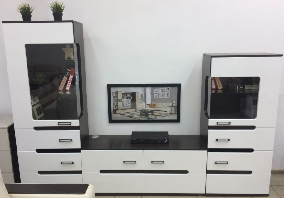 Стенка Вегас венге белый глянец