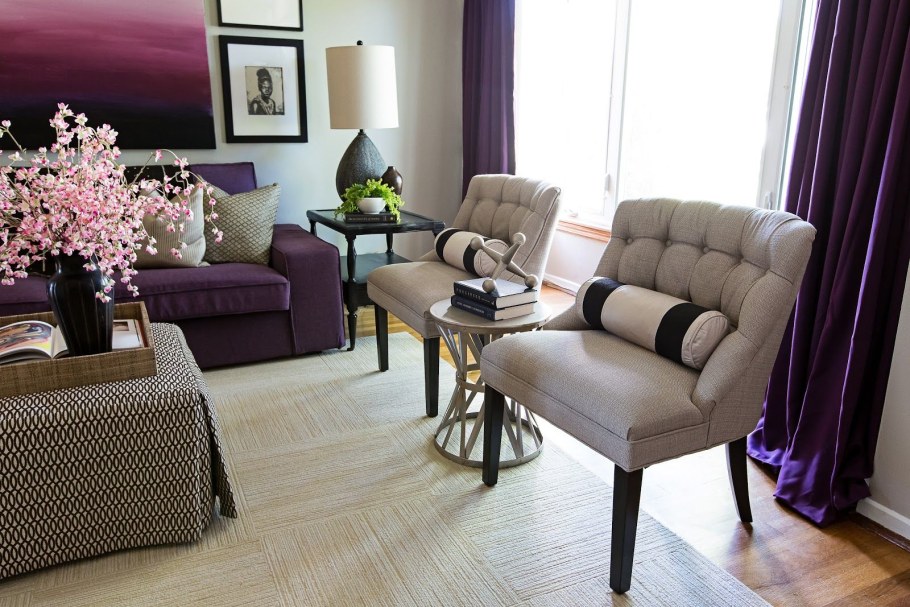 Кресло в интерьере гостиной