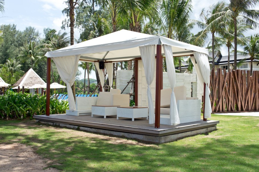 Шатер на участке