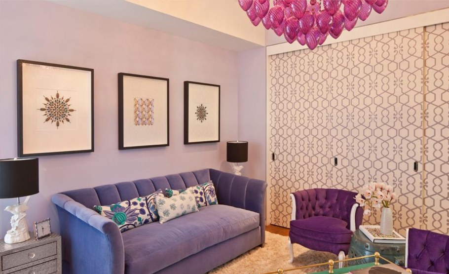 Лавандовый цвет в интерьере гостиной