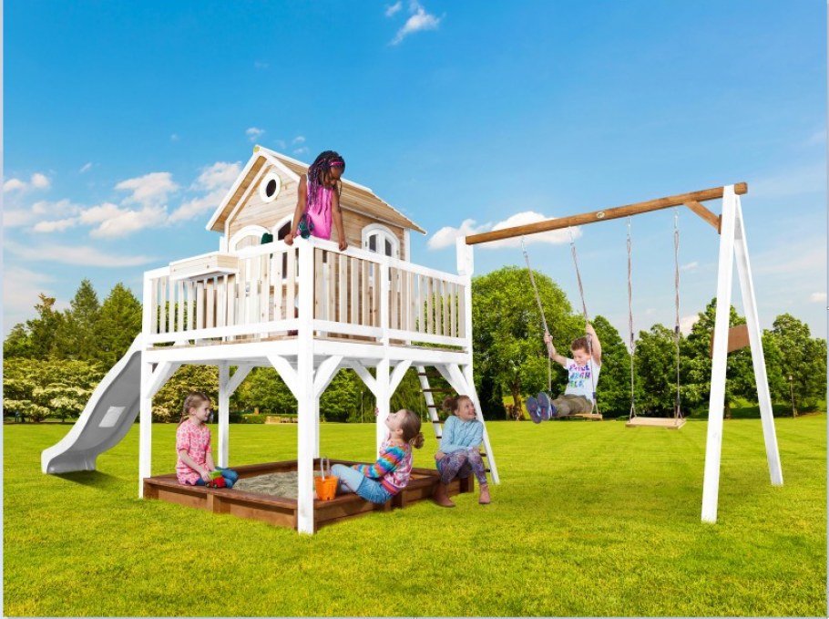 Детский домик с качелями