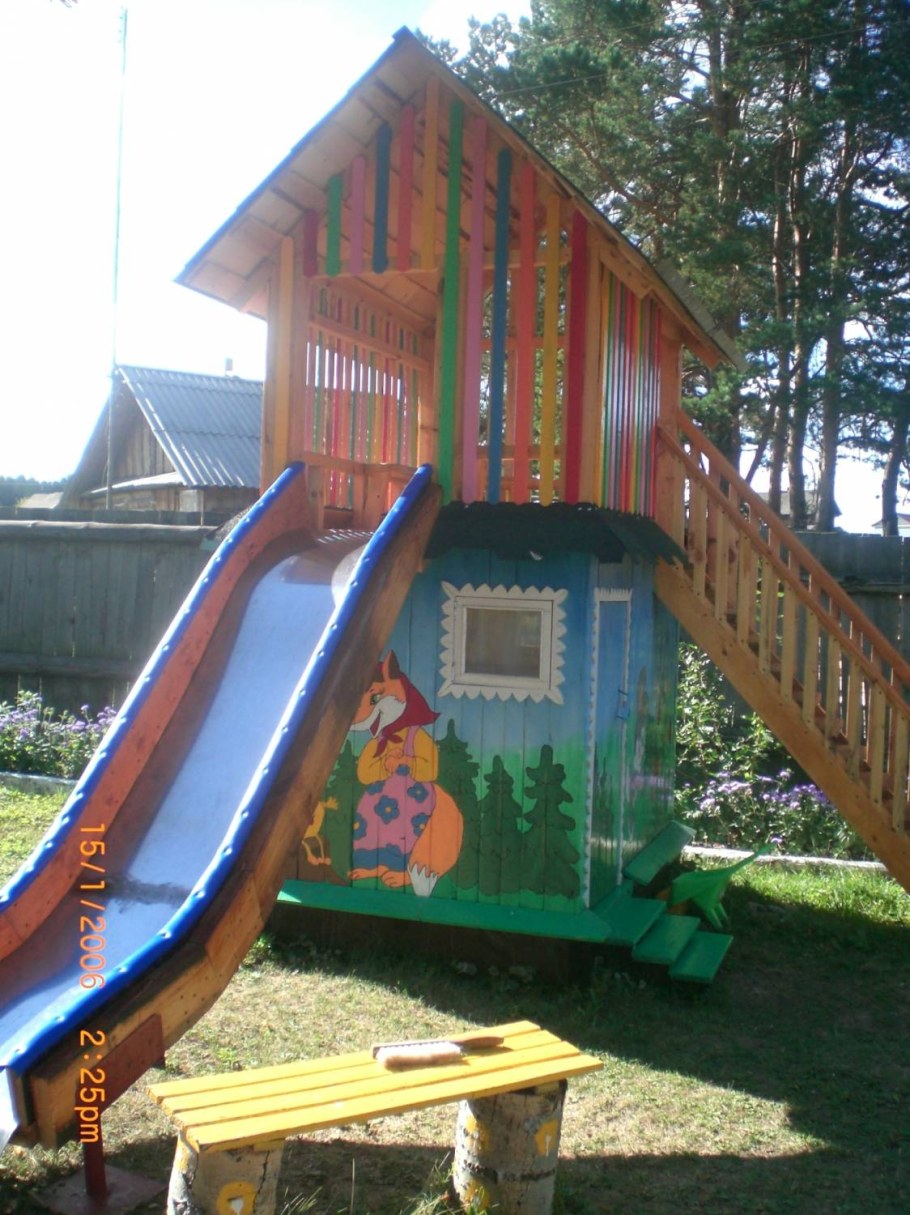 Детский домик для дачи