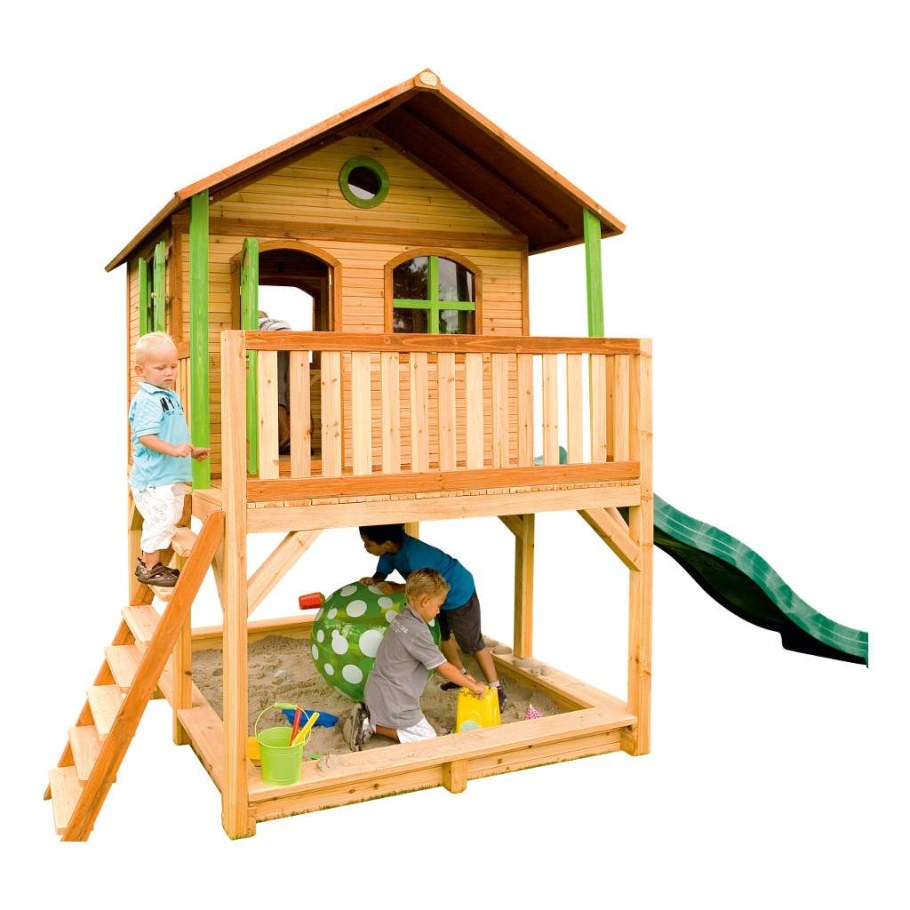Деревянный домик с горкой для детей