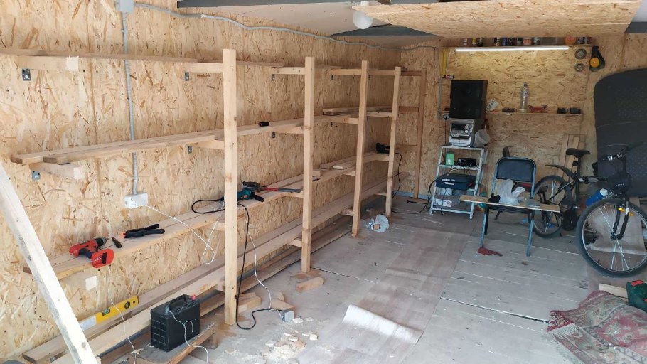 Полки в гараже