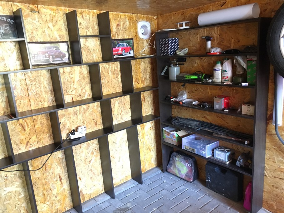 Полочки в гараж