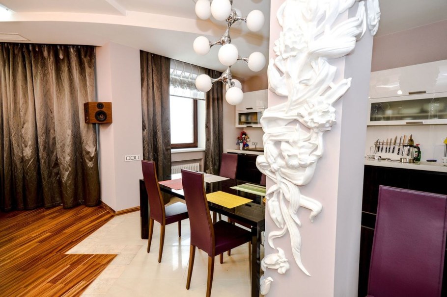 Декорирование колонны в интерьере