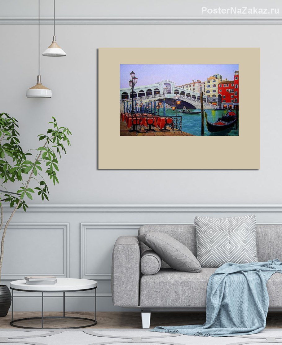 Маленькая картина в интерьере