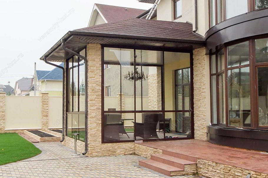 Застекленная входная группа