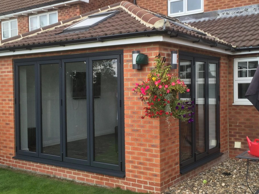 Пристройка тамбура к дому