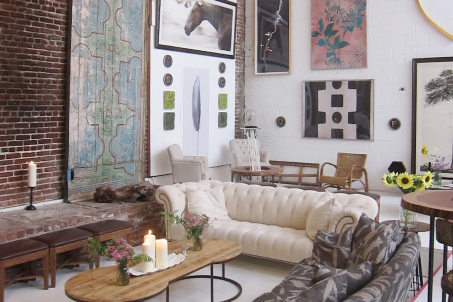 Хрустальная люстра в интерьере лофт