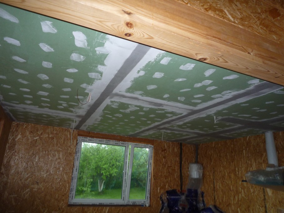 Чем обшить потолок