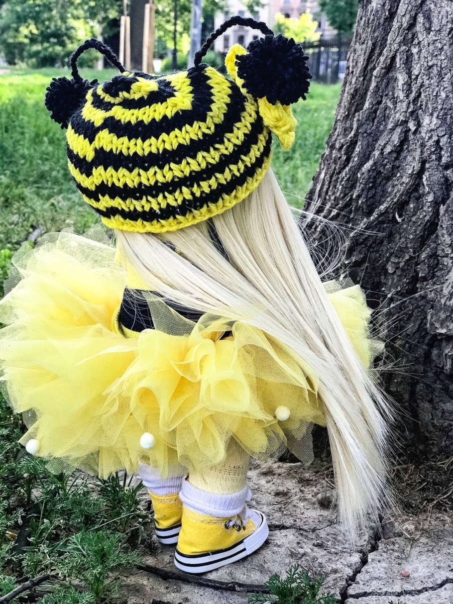 Интерьерная кукла пчела