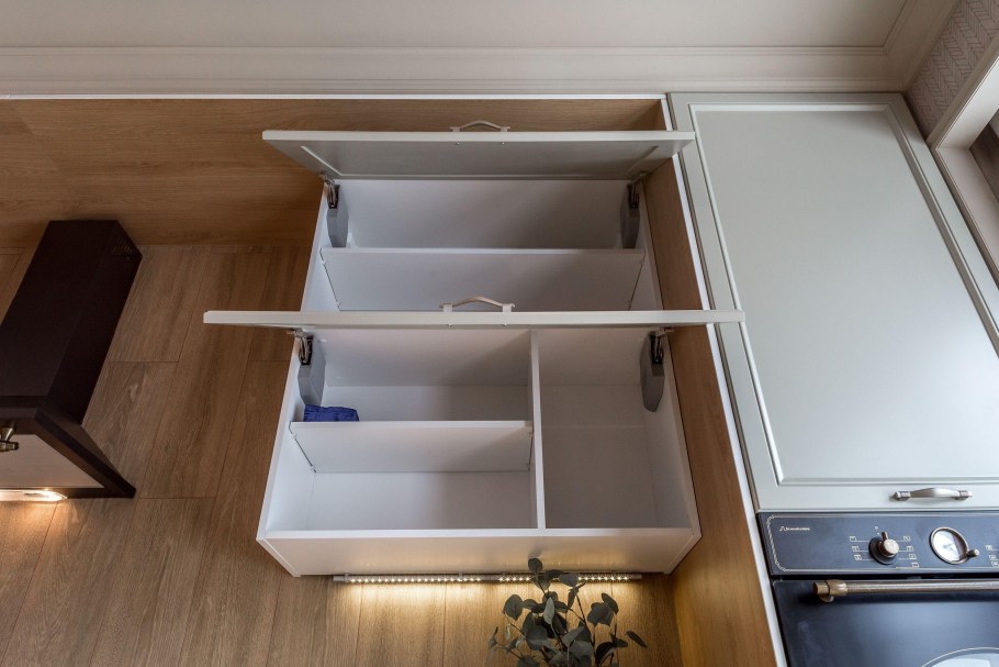 Выдвижной ящик под столешницу для кухни
