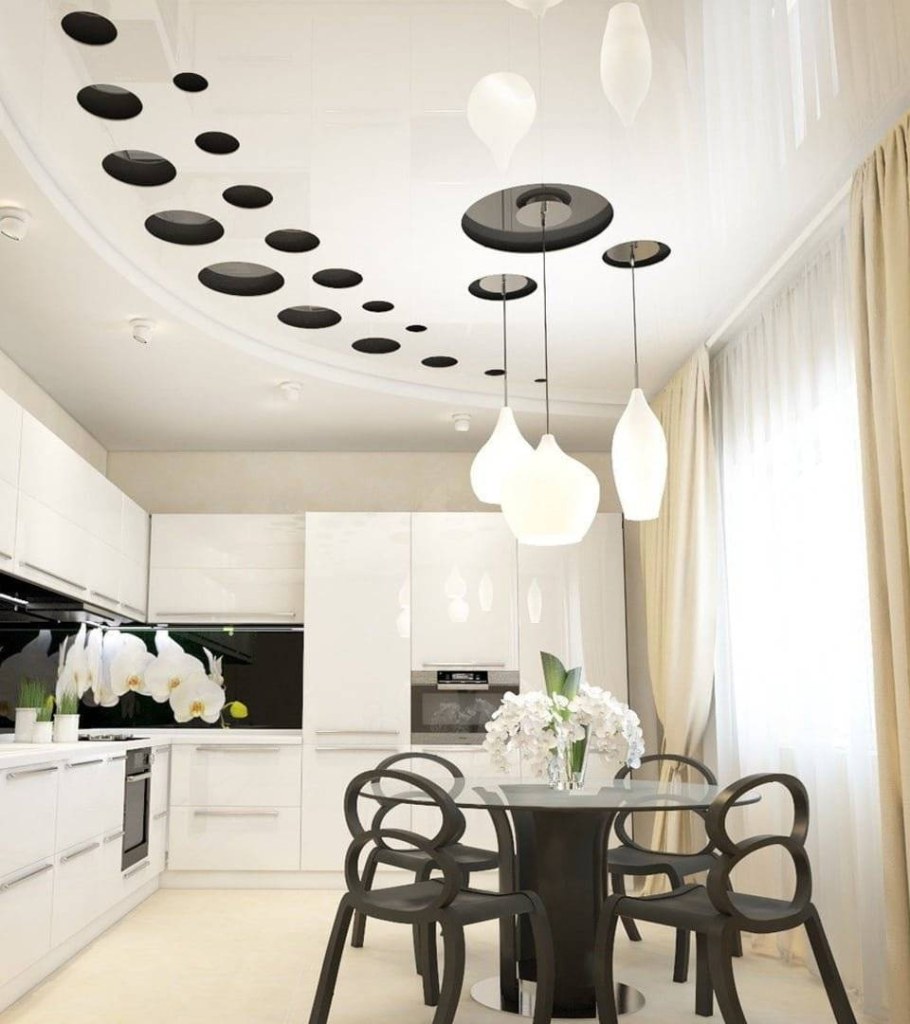 На яжной потолок к кухни