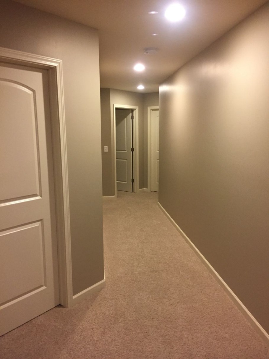 Бежевая краска для стен в квартире