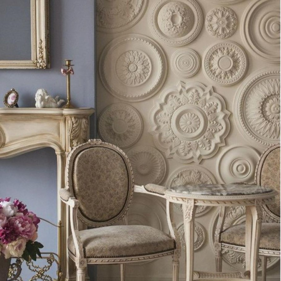 Потолочные розетки в интерьере