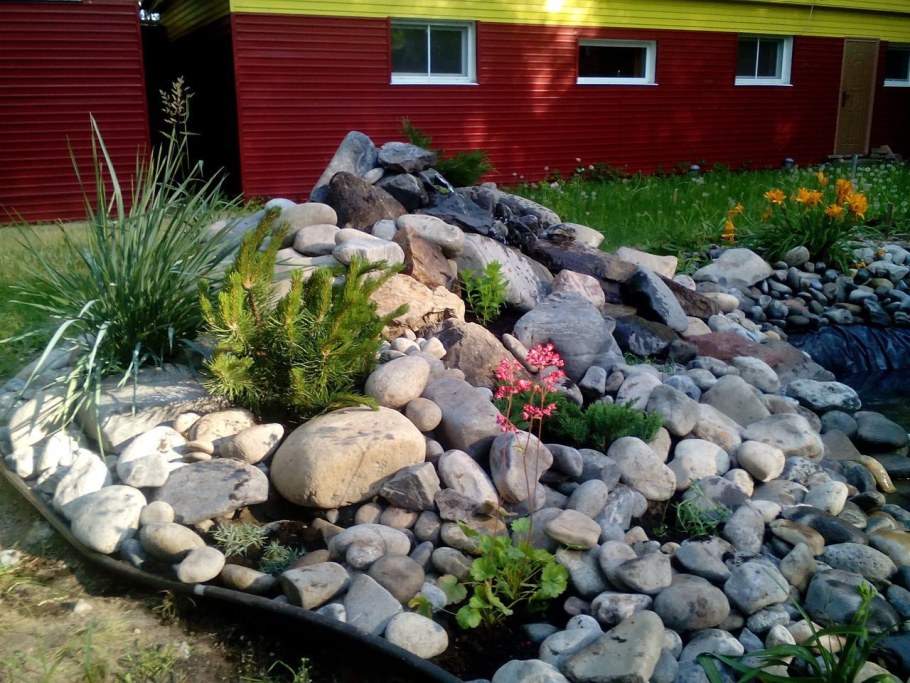 Рокарий горный ручей