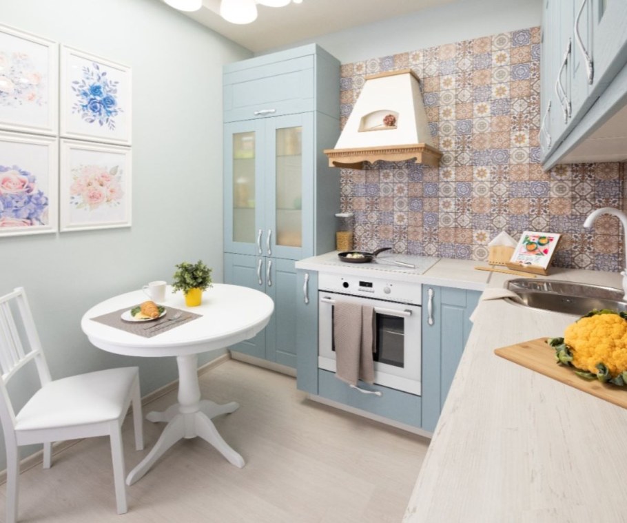 Кухня Томари Леруа Мерлен голубая