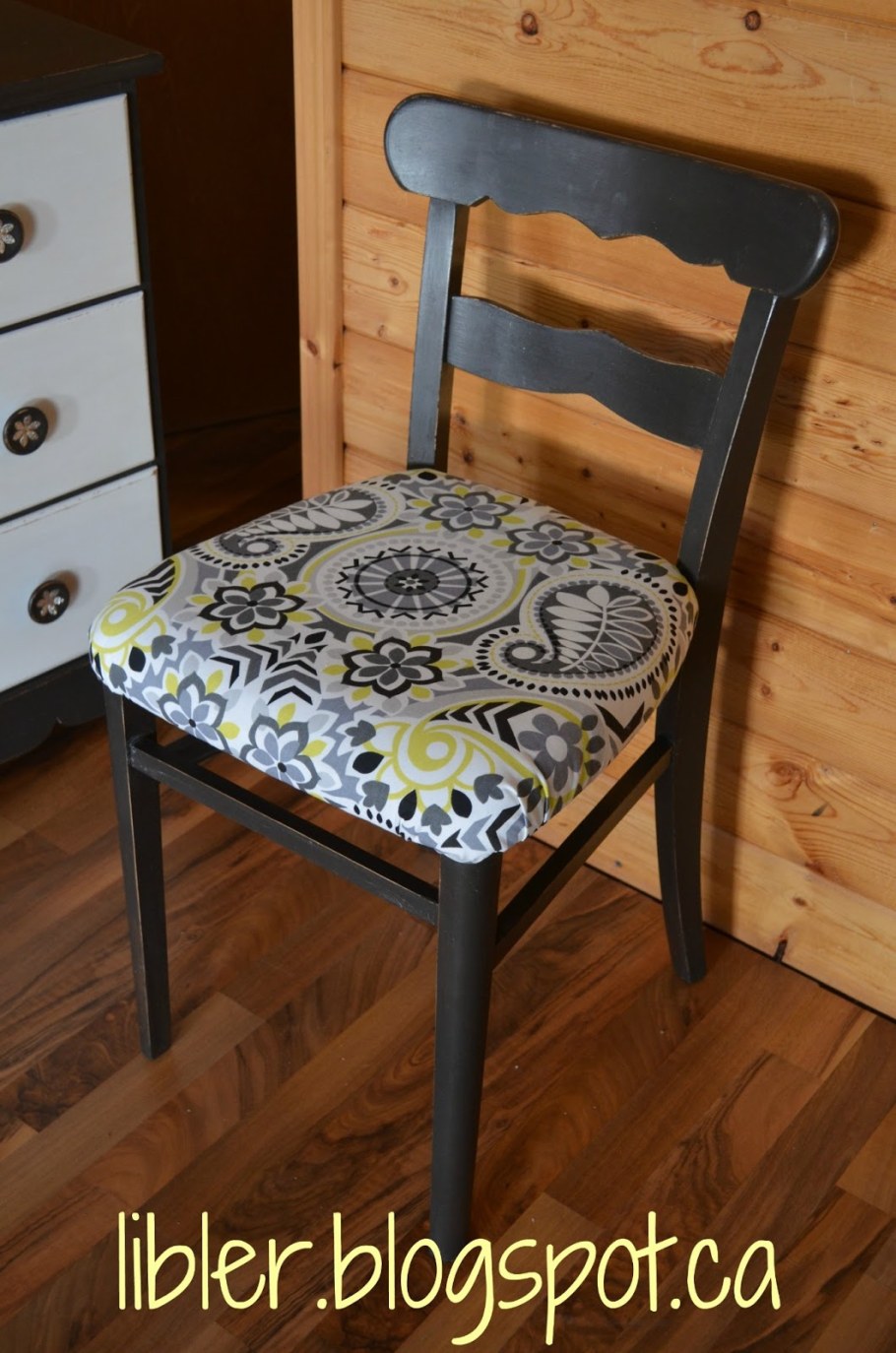 Реставрировать стулья деревянные