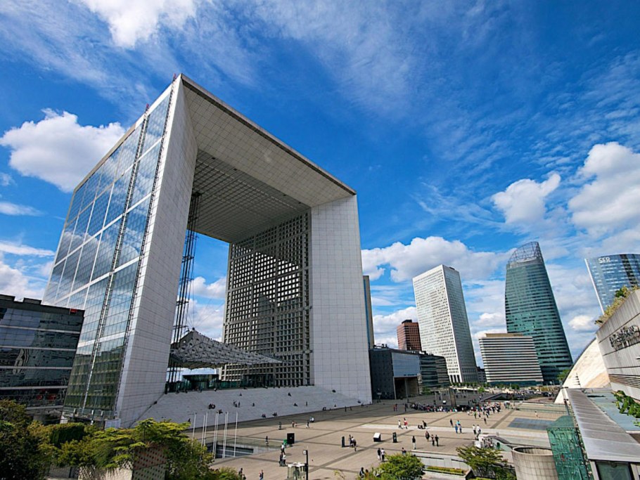 Квартал Дефанс в Париже