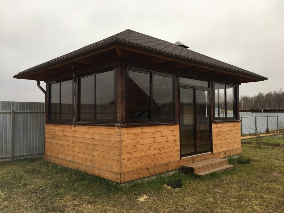 Беседка остекленная