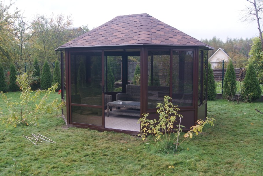 Беседка остекленная