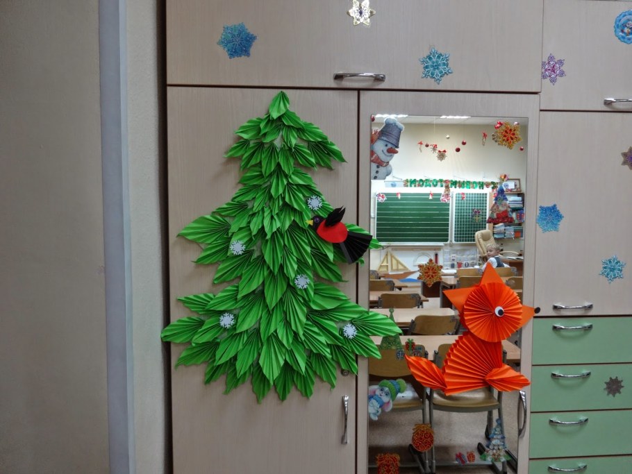 Украшение к новому году на шкафчики