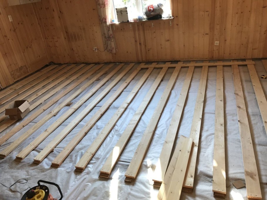 Пол в дачном домике