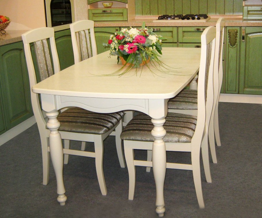 Столы и стулья для кухни