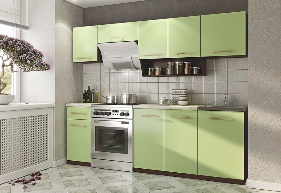 Кухня с зелеными фасадами