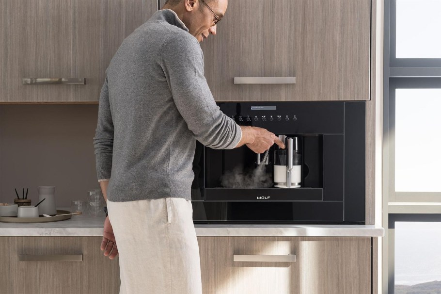 Встроенная кофемашина Miele