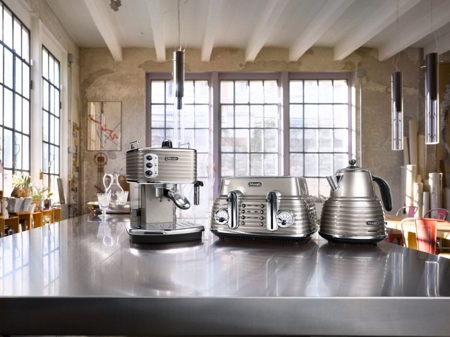 Кофемашина Delonghi в интерьере