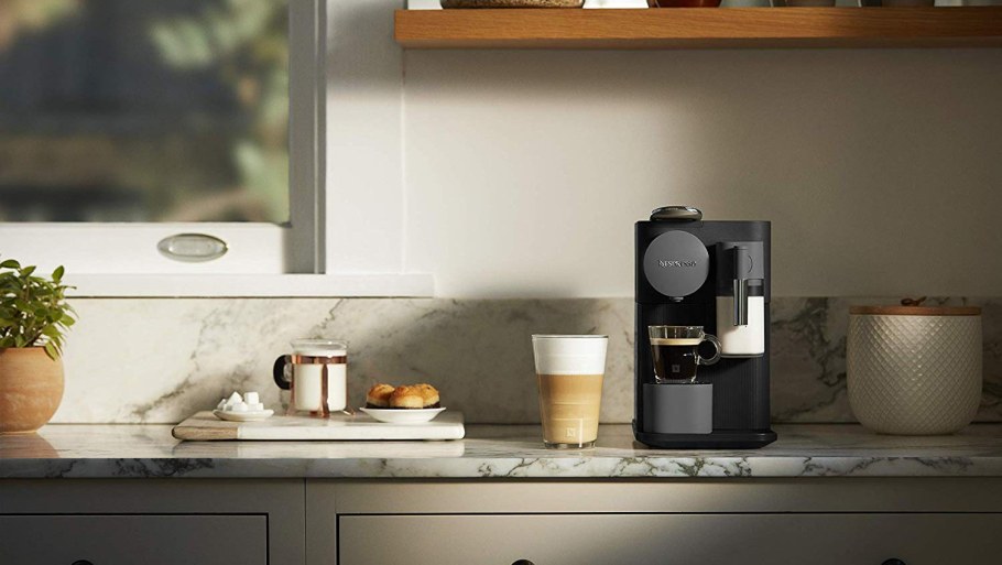 Капсульная кофемашина Nespresso в интерьере