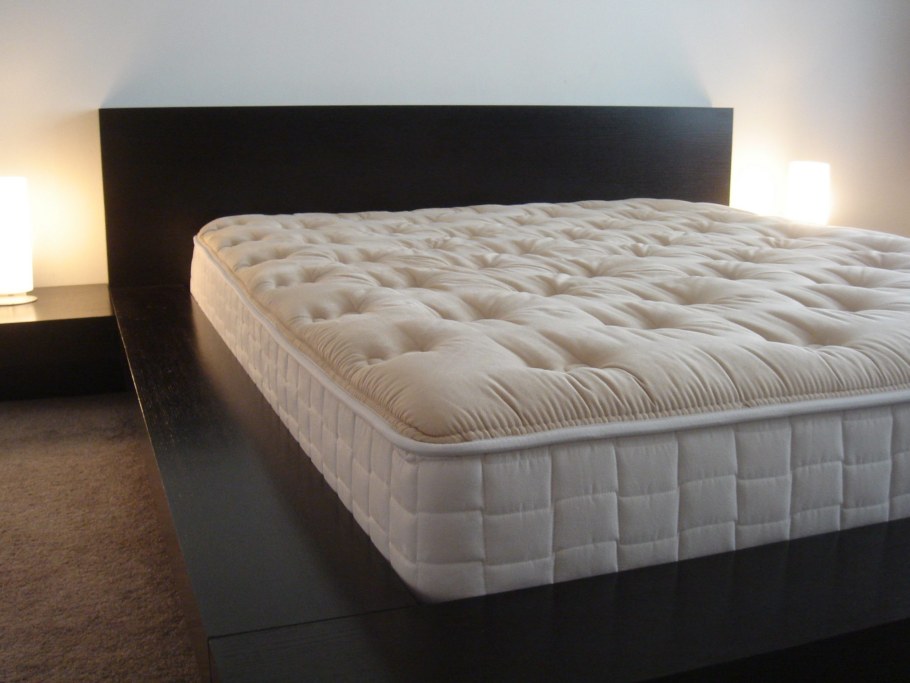 Кровать большая